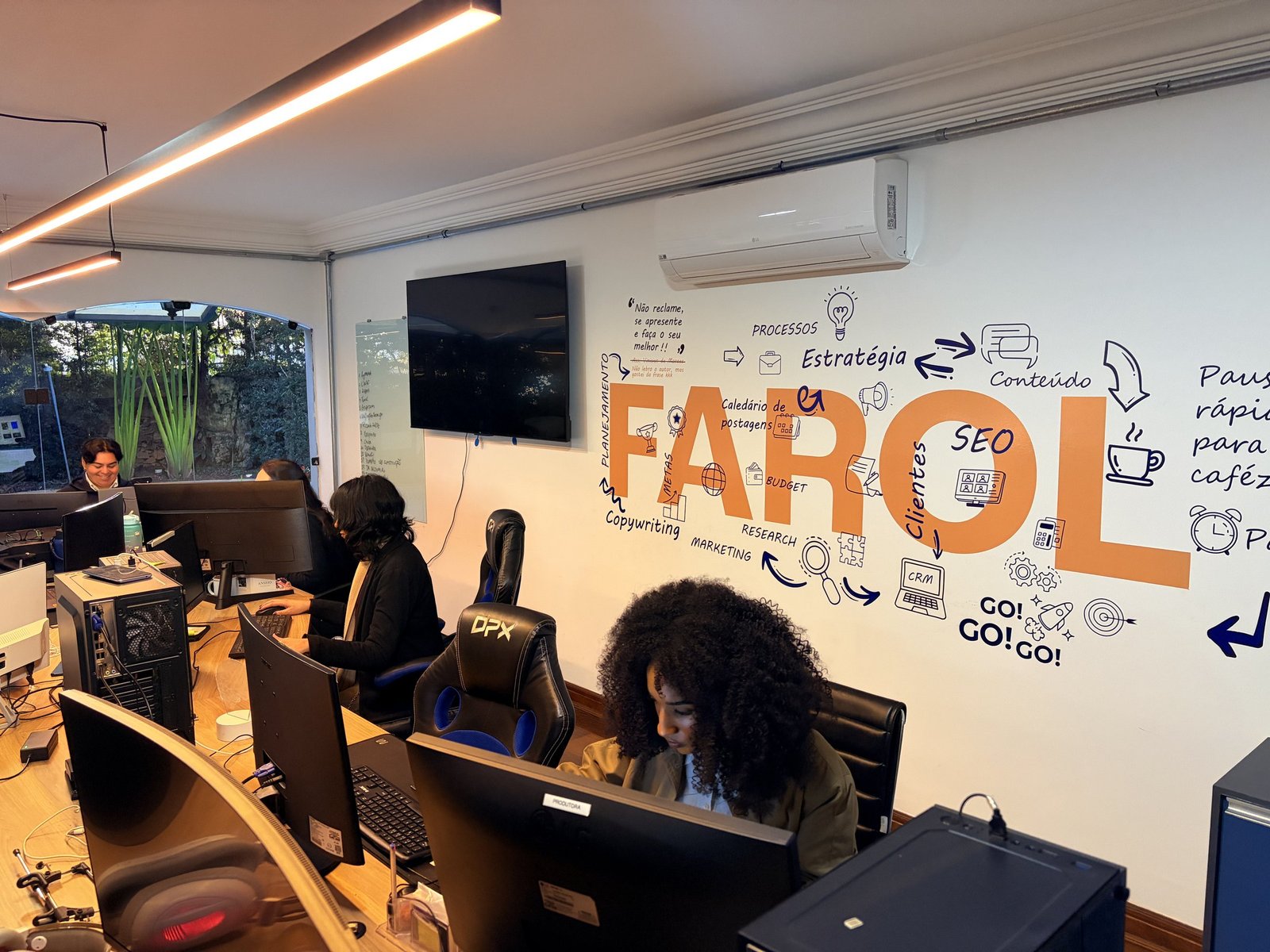 Espaço de trabalho da Agência Farol
